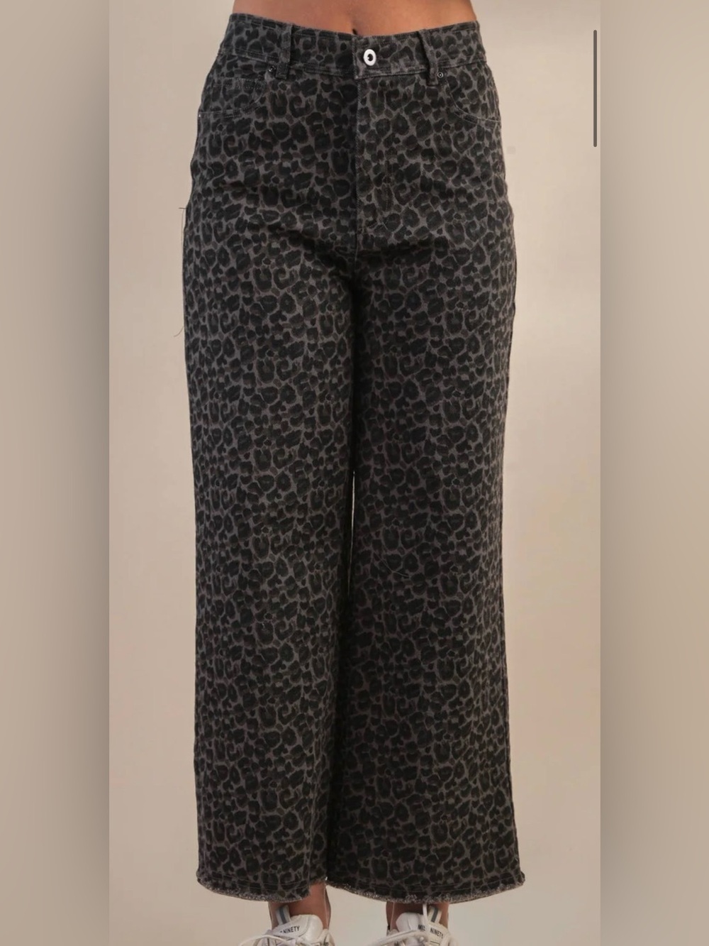 NEW’IN Leopard Printed Marine Straight Pants: GREY